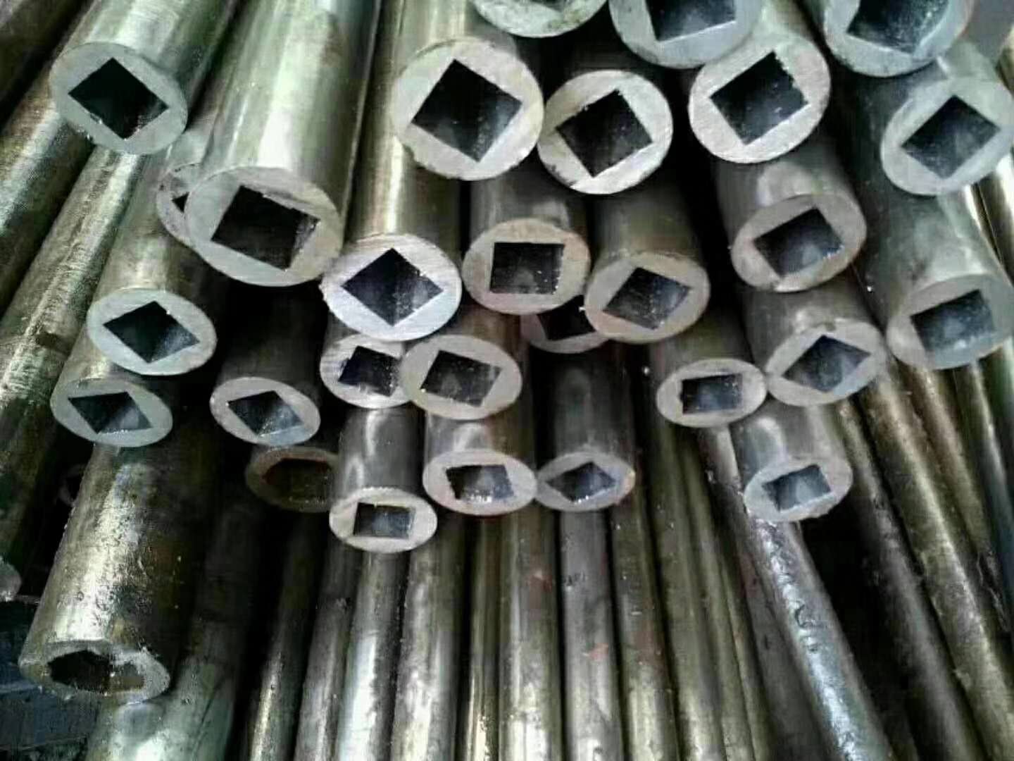 外圆内方精密管